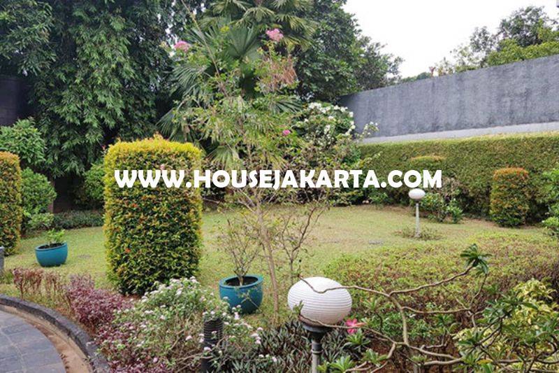 HS1016 Rumah Bagus 2 Lantai Jalan Diponegoro Menteng Dijual Murah Tanah Kotak Ada Pool