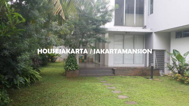 HR1109 House for rent sewa lease at Senayan near to Kebayoran Baru Senopati