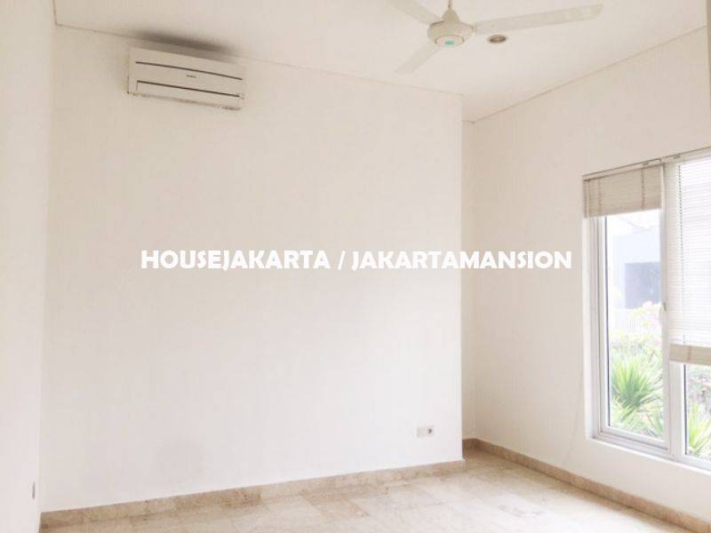 HR1132 Compound for rent sewa lease at kemang
