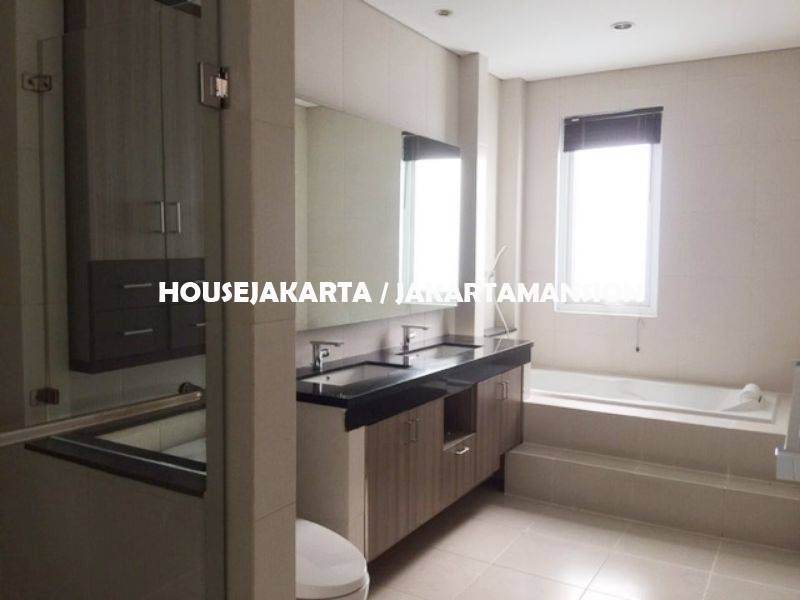 HR1132 Compound for rent sewa lease at kemang