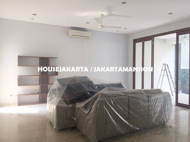 HR1133 Compound for rent sewa lease at kemang