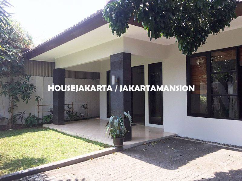 HR1147 House for Rent sewa lease at Bangka Kemang
