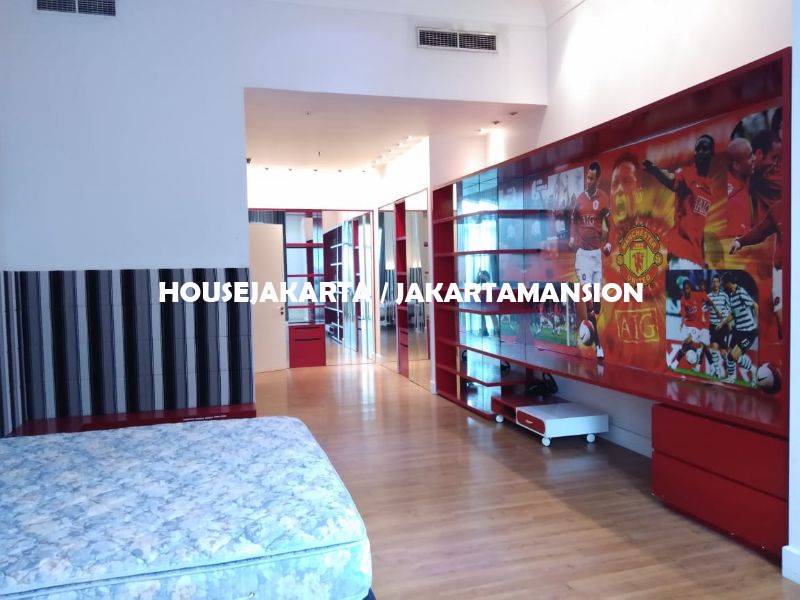 AR1237 TownHouse Pakubuwono Residence For Rent Sewa Lease 