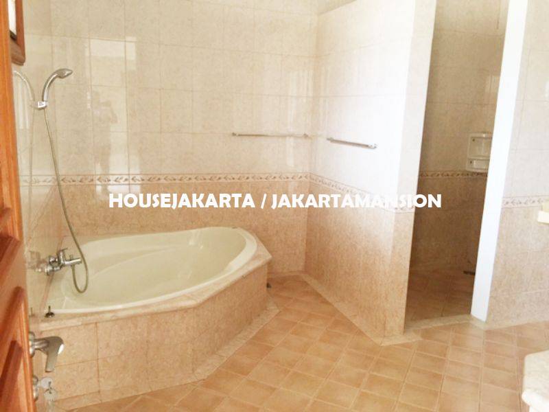 HR1247 Compound House for rent at Ampera close to kemang