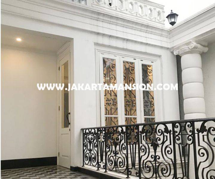 HS1271 Rumah Jalan Lembang Menteng Dijual Murah 40M ada 3 lantai Swimming Pool Lift