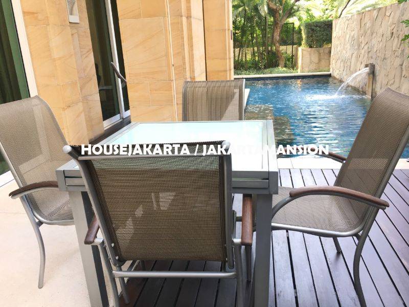 AR1297 Town House Pakubuwono Residence for rent sewa lease with Private Pool