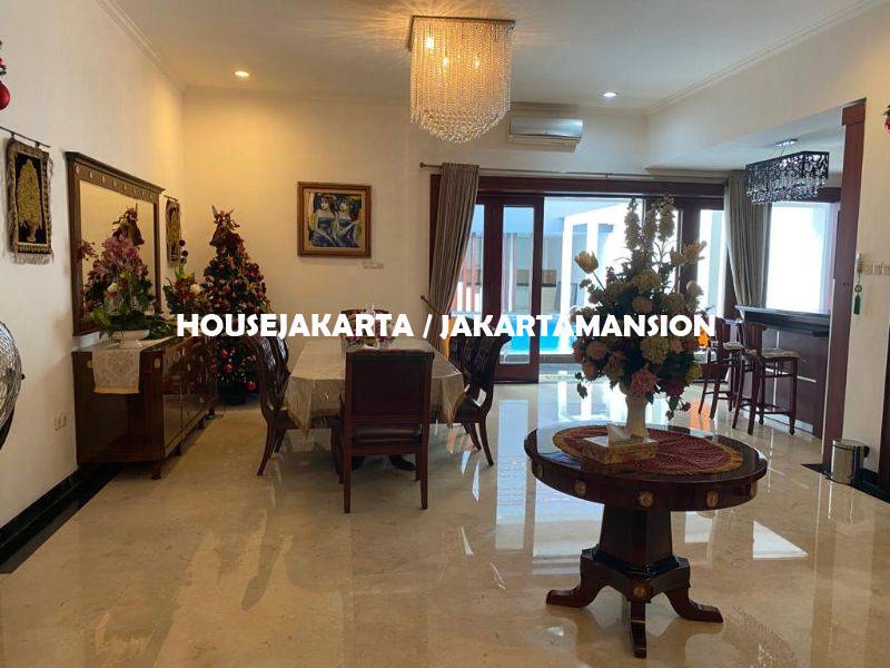 HR1309 House for rent at menteng