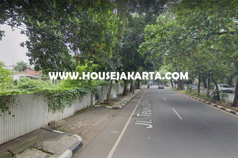 HS1402 Rumah Bagus 2 lantai Jalan Teuku Umar Menteng Tanah Persegi ada Pool Dijual Murah