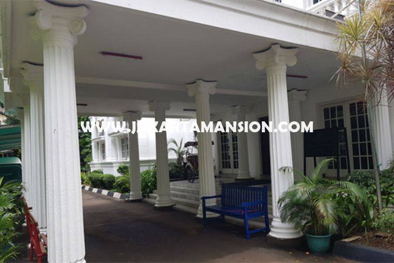 HS1441 Rumah Klasik Kemang Jakarta Selatan Luas 1hektar Dijual Murah Hitung Tanah 23juta/m