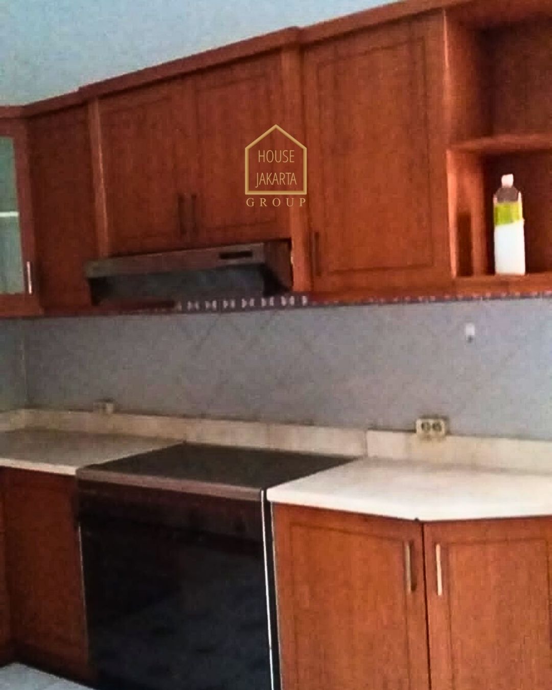 HS1571 FOR SALE:  MURAH!! Rumah 1 Lantai Siap Huni, Private Pool, Taman Luas, CIPETE.