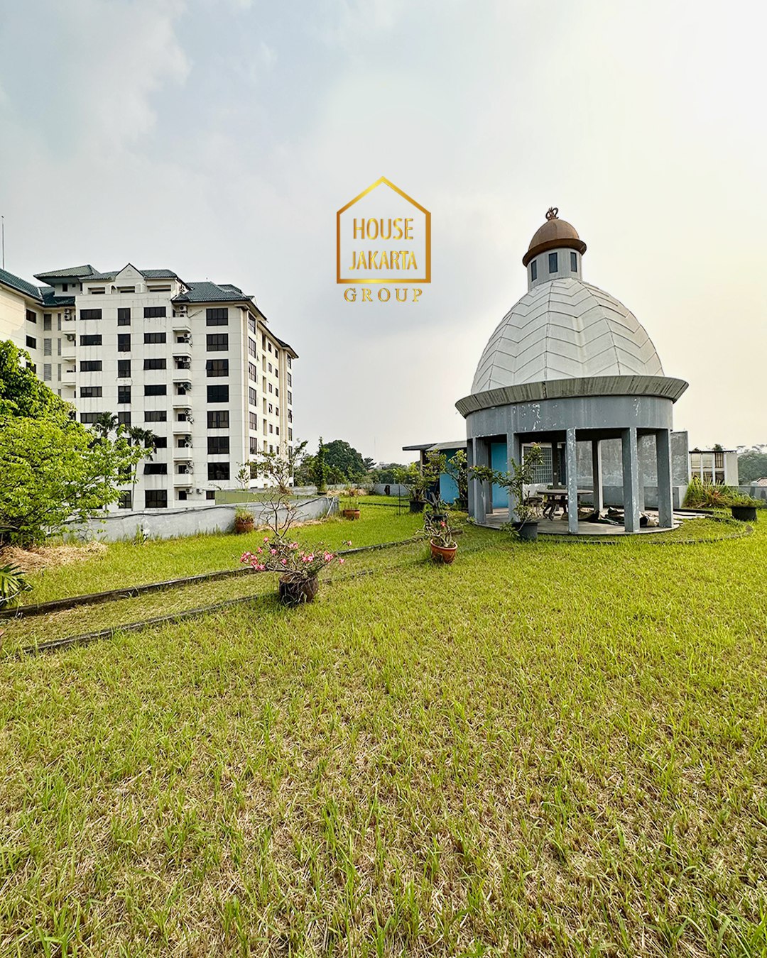 HS1574 FOR SALE: Rumah 3 Lantai + Rooftop, Siap Huni, Dalam Komplek Besar. KEMANG