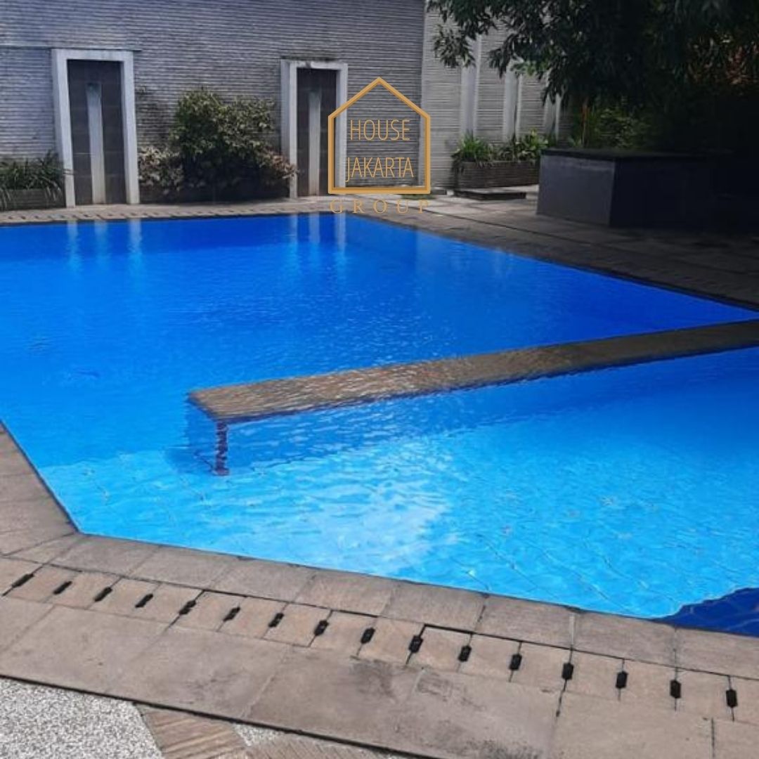 HS1575 FOR SALE: Rumah Besar Lingkungan Expat dan Elite, KEMANG SELATAN-JAKARTA SELATAN