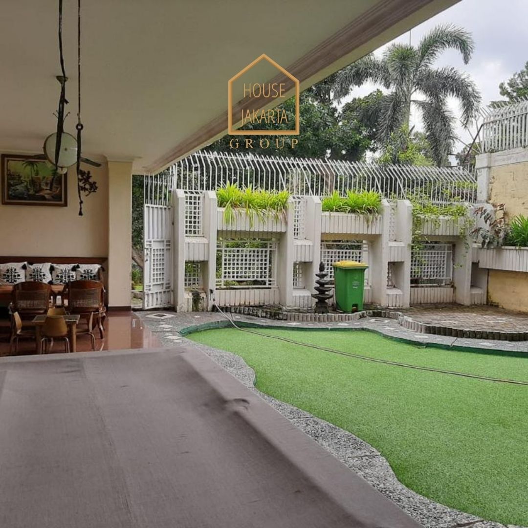 HS1575 FOR SALE: Rumah Besar Lingkungan Expat dan Elite, KEMANG SELATAN-JAKARTA SELATAN