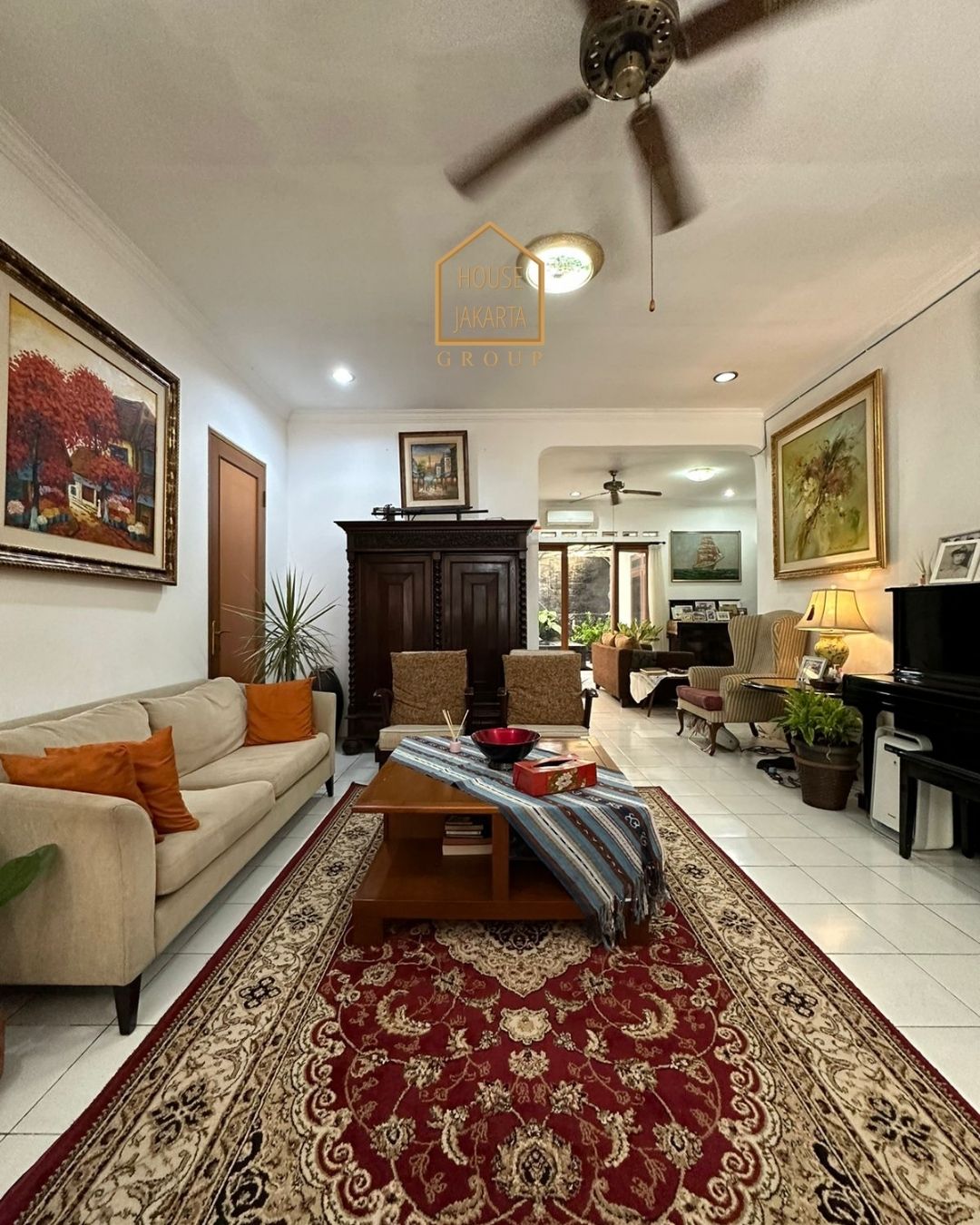 HS1576 FOR SALE: MODERN TROPICAL HOUSE LOKASI STRATEGIS, SENOPATI AREA - KEBAYORAN BARU