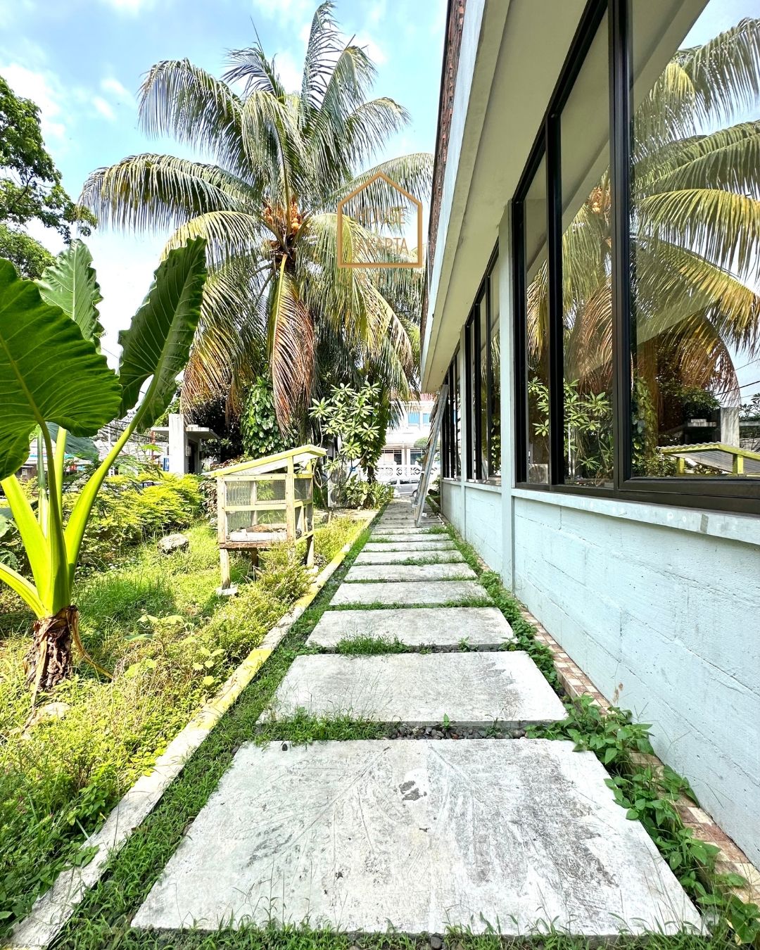 CS1584 DIJUAL: MURAH!! Komersial Pusat Kuliner dan Bisnis di PAJAJARAN