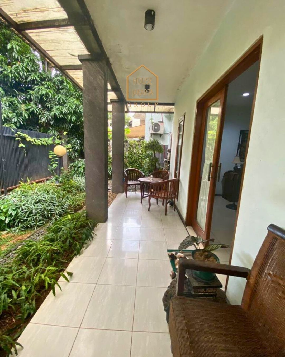 HS1591 FOR SALE:  Rumah Murah Siap Huni, Lokasi Tenang dan Elite, PAKUBUWONO AREA - KEBAYORAN BARU