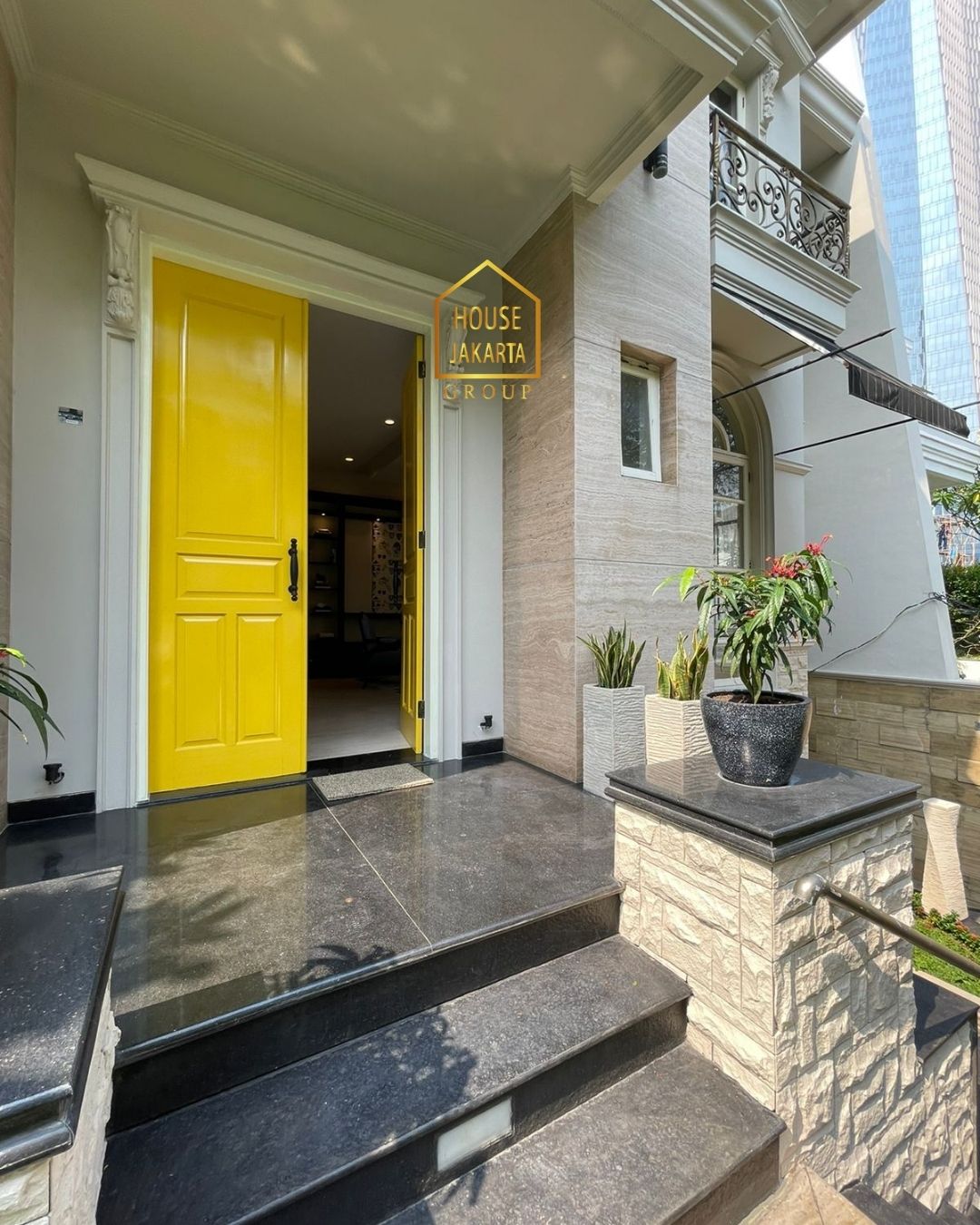 HS1605  Luxurious Modern Classic House, Premium Area, WIDYA CHANDRA