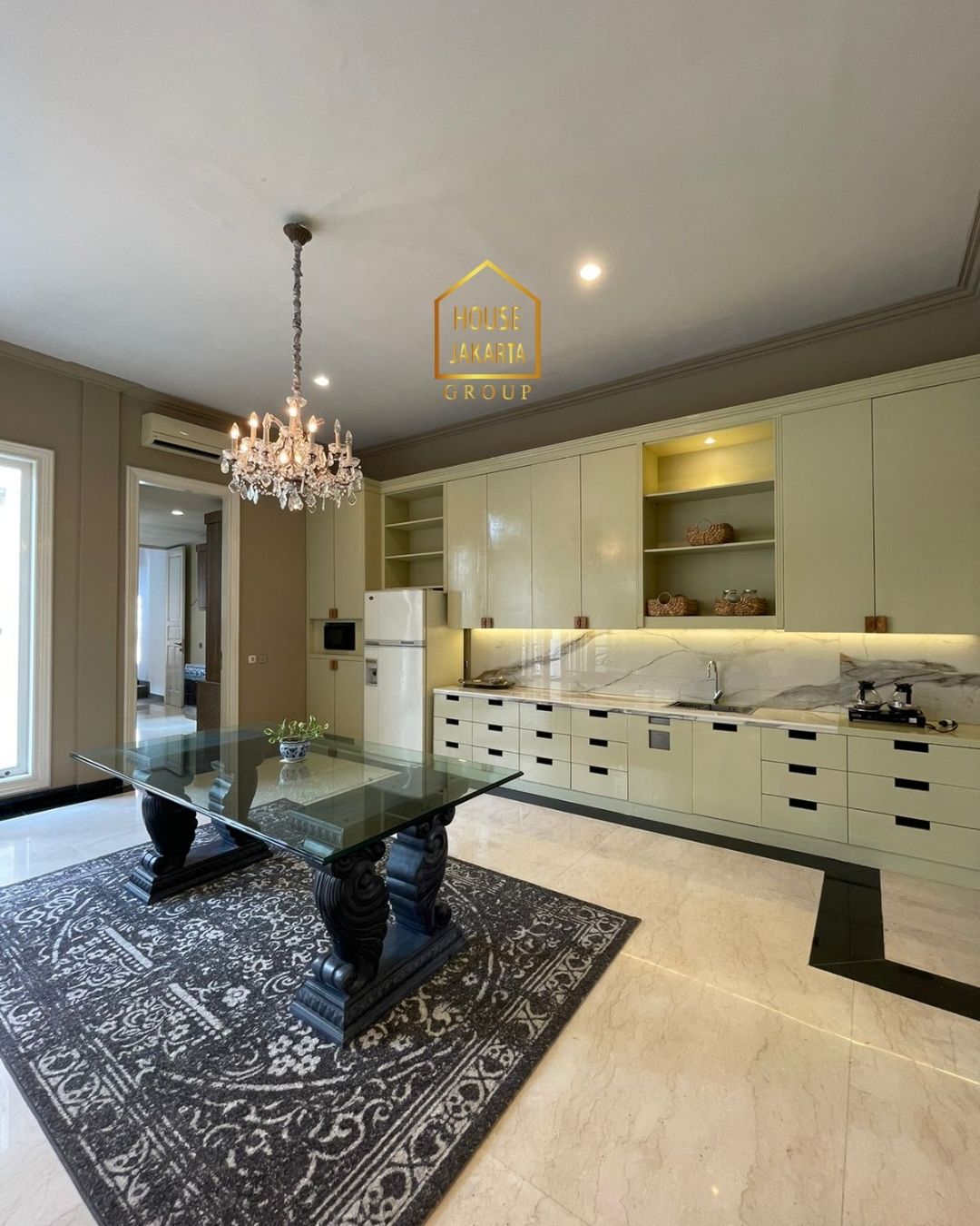 HS1605  Luxurious Modern Classic House, Premium Area, WIDYA CHANDRA