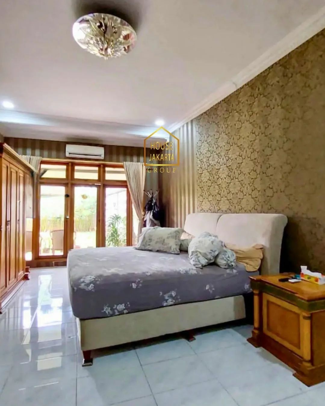 HS1637 Rumah Furnished 2 Lantai, Siap Huni, Murah, Dekat Senayan, Bebas Banjir