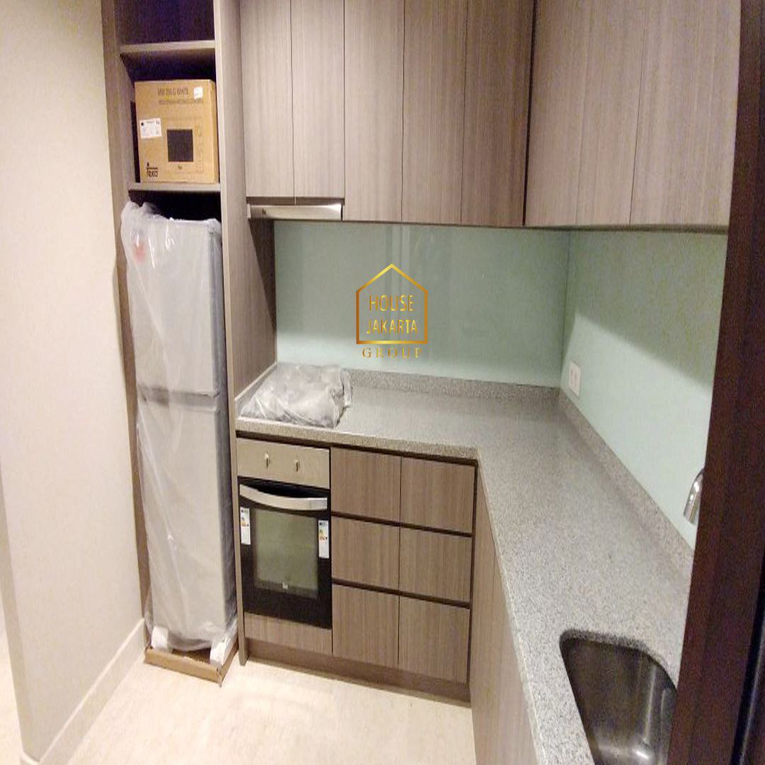AR1661 APARTMENT CIPUTRA WORLD KUNINGAN, Walking To Lotte Aveneu Mall, Fully Furnished  With City & Pool View 