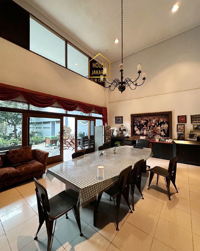 HS1759 Rumah Dengan Taman Luas Di Cipete Area, Jarang Ada, Strategis Dekat Kemang & Simatupang