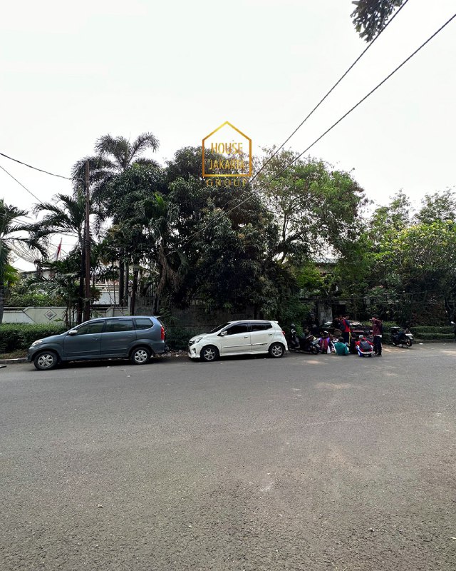 LS1762 Hitung Tanah Di Simprug Golf - Senayan, Jalan Lebar 3 Mobil, Limited