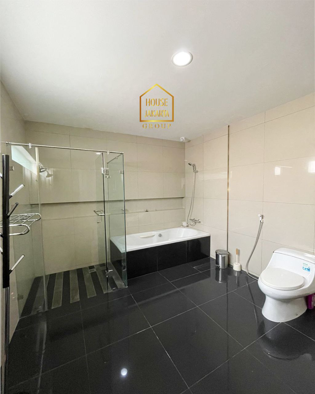 HS1772 Modern Classic House Pondok Indah • Furnished • Murah • Area Prime & Tenang