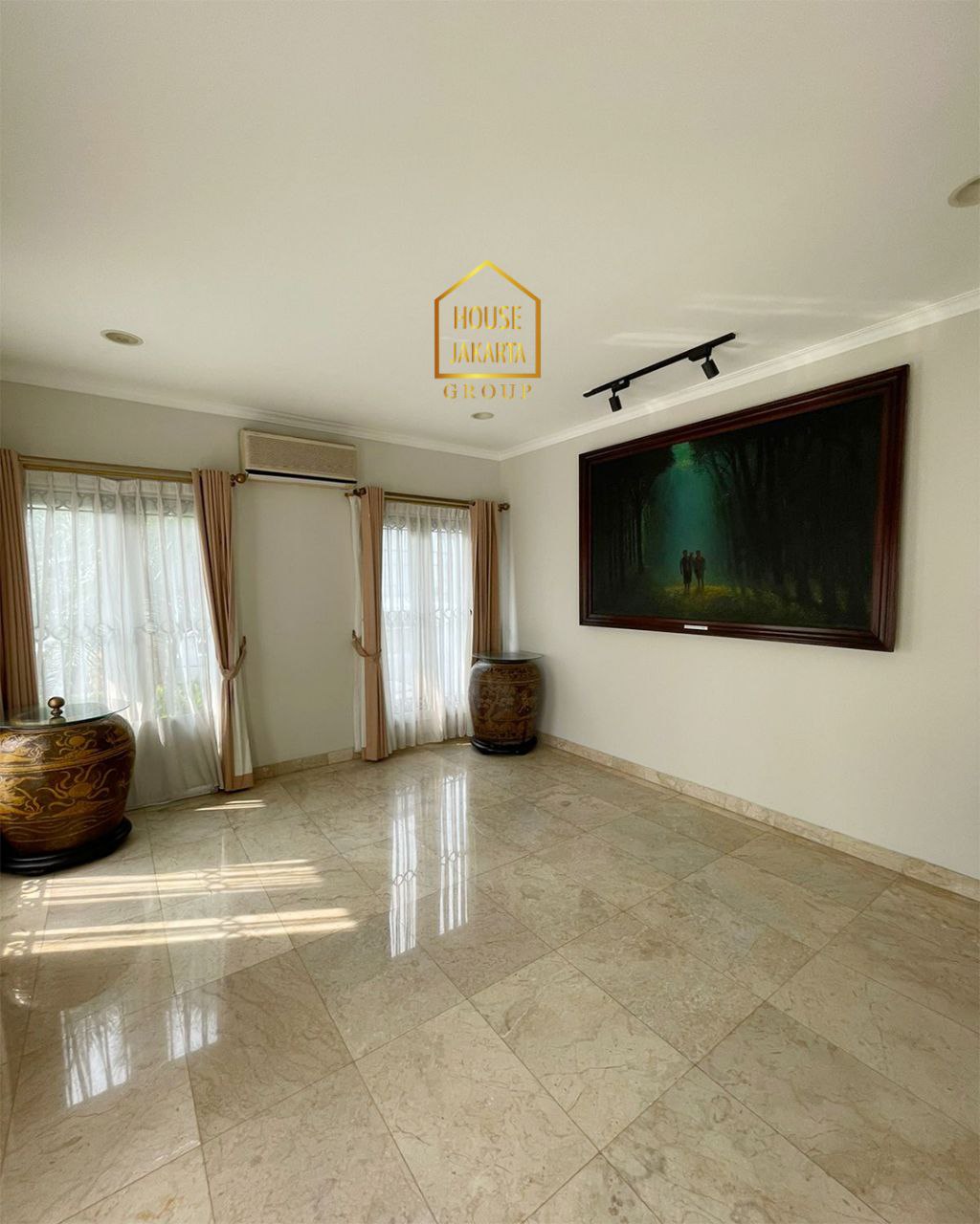 HS1772 Modern Classic House Pondok Indah • Furnished • Murah • Area Prime & Tenang