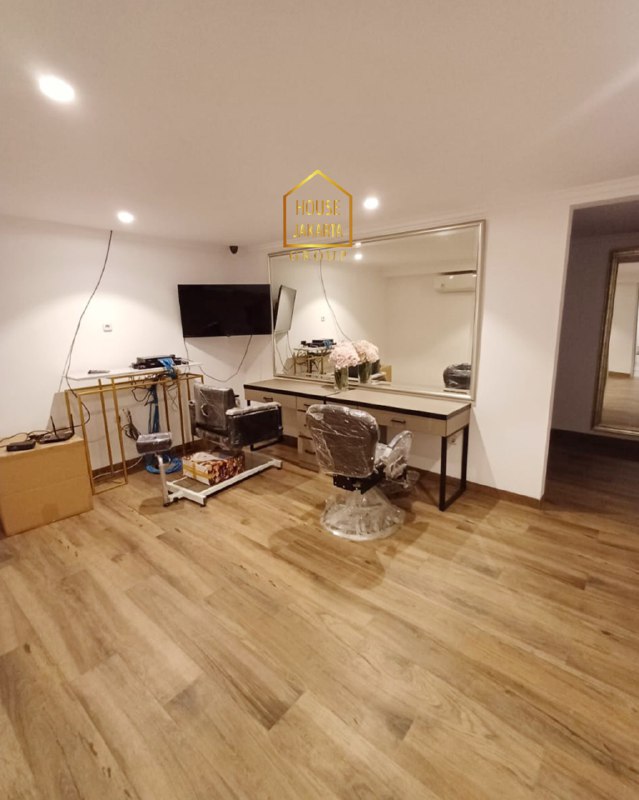 HS1777 Luxurious Brand New House Menteng, 3 Lantai + Rooftop, Fully Furnished