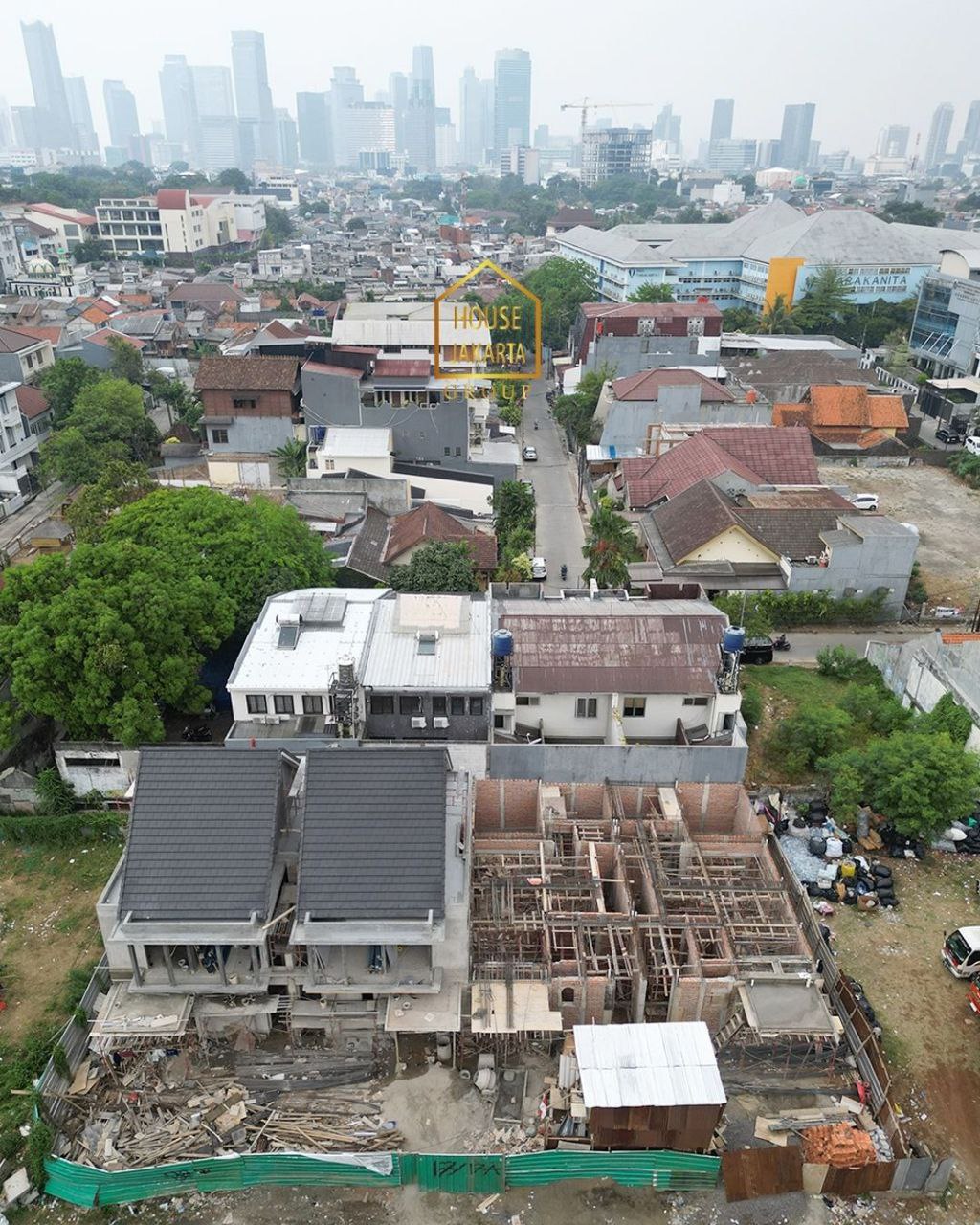 HS1809 Townhouse Brand New Di Kebayoran Baru. Hunian Exslusive Tropical Resort