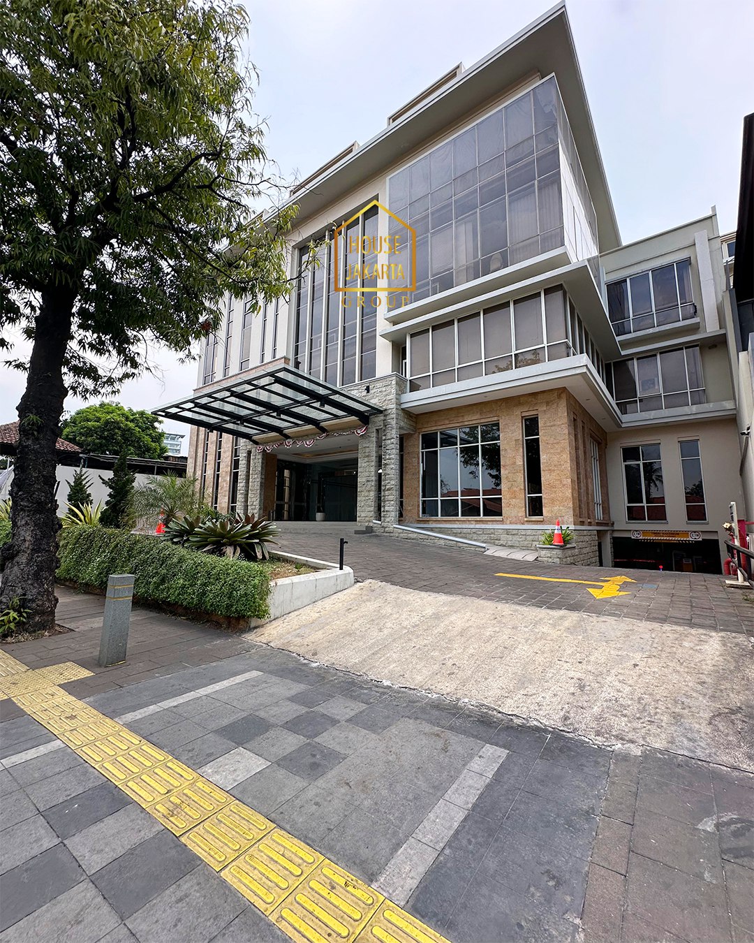 OS1812 Brand New Office Building Di Kemang. Lokasi Terbaik Jl Kemang Raya