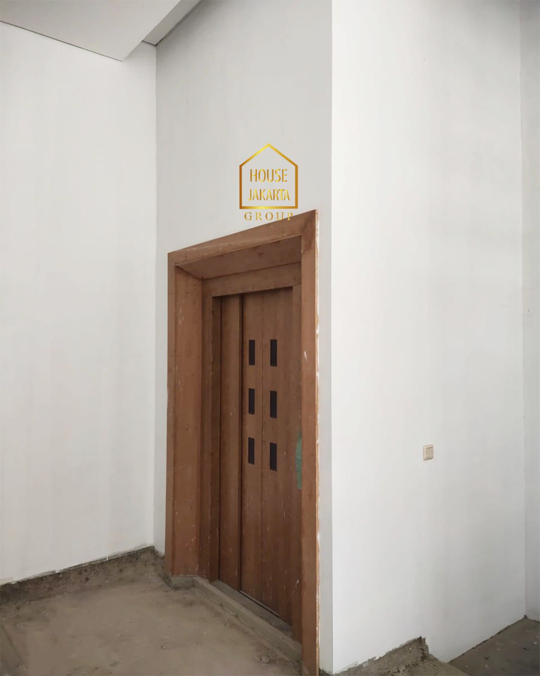 HS1828 Townhouse Di Kebayoran Baru 2 Lantai Siap Huni Dekat Senayan