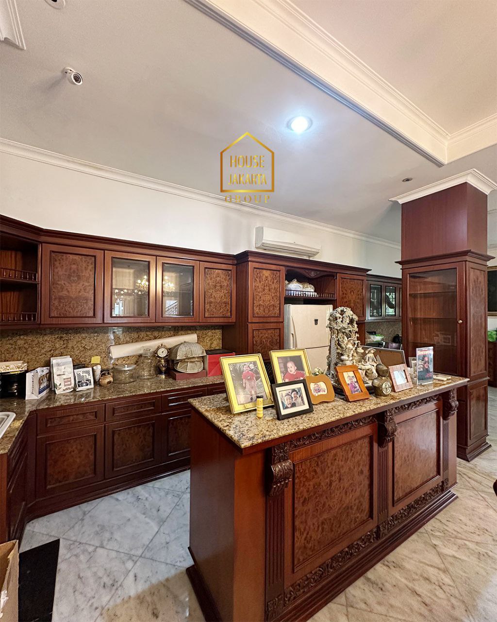 HS1832 Rumah Bagus DI Keabayoran Baru. Siap Huni. Strategs Jarang Ada. Hook Dekat SCBD Simatupang & Kemang