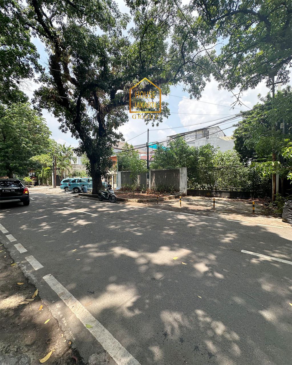 LS1833 Tanah Persegi Di Kebayoran Baru Lokasi Elite, Strategis Dekat Senopati, SCBD & Sudirman