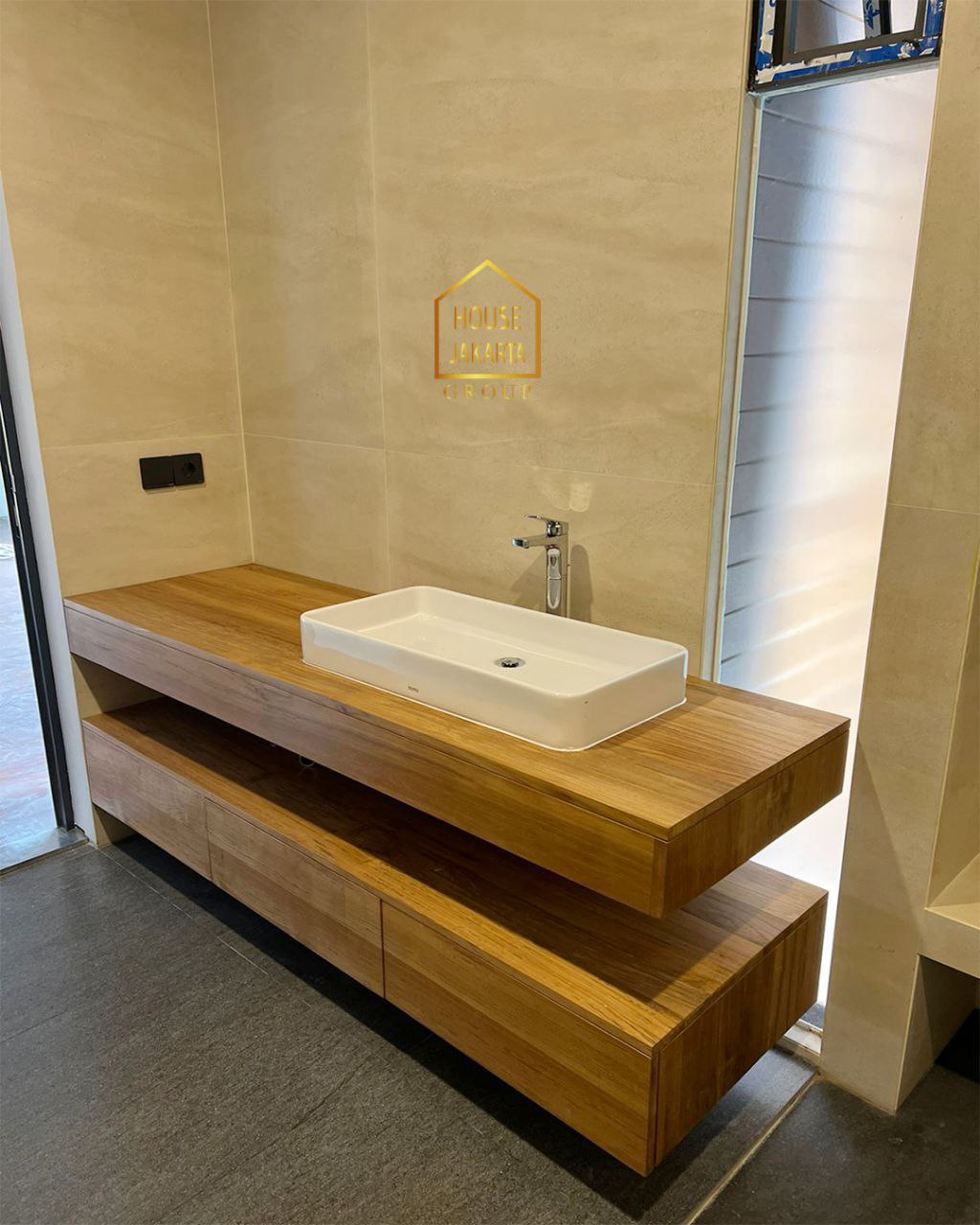 HS1838 Kemang Townhouse, Cozy House With Premium Specs, 4 Lantai Ada Elevator, Rooftop, Taman & Pool