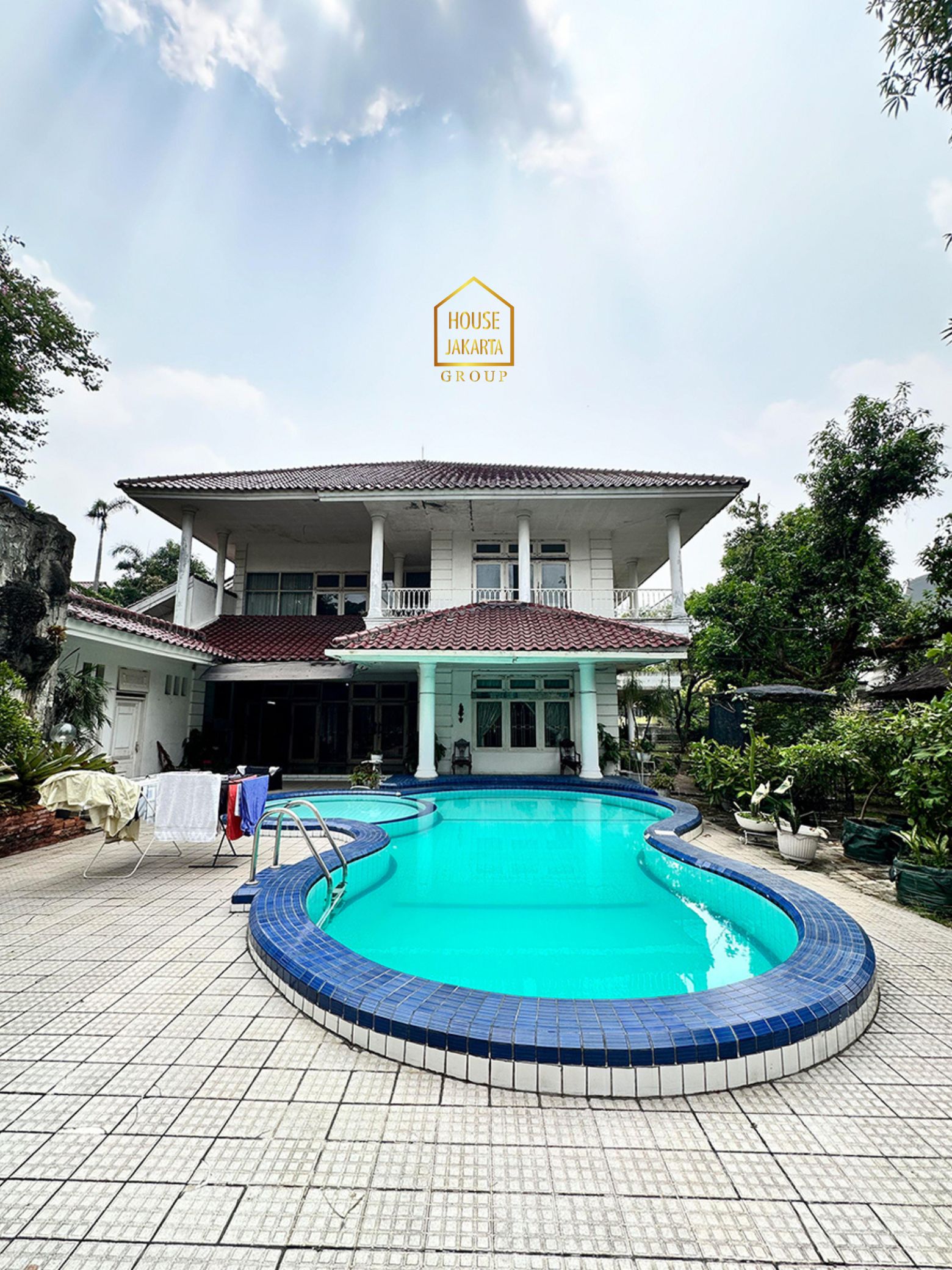 HS2022  HARGA DI BAWAH NJOP. PONDOK LABU - CILANDAK. Rumah 2 Lantai  Siap Huni, terdapat Taman Luas & Pool. Bisa Cluster. BEST PRICE