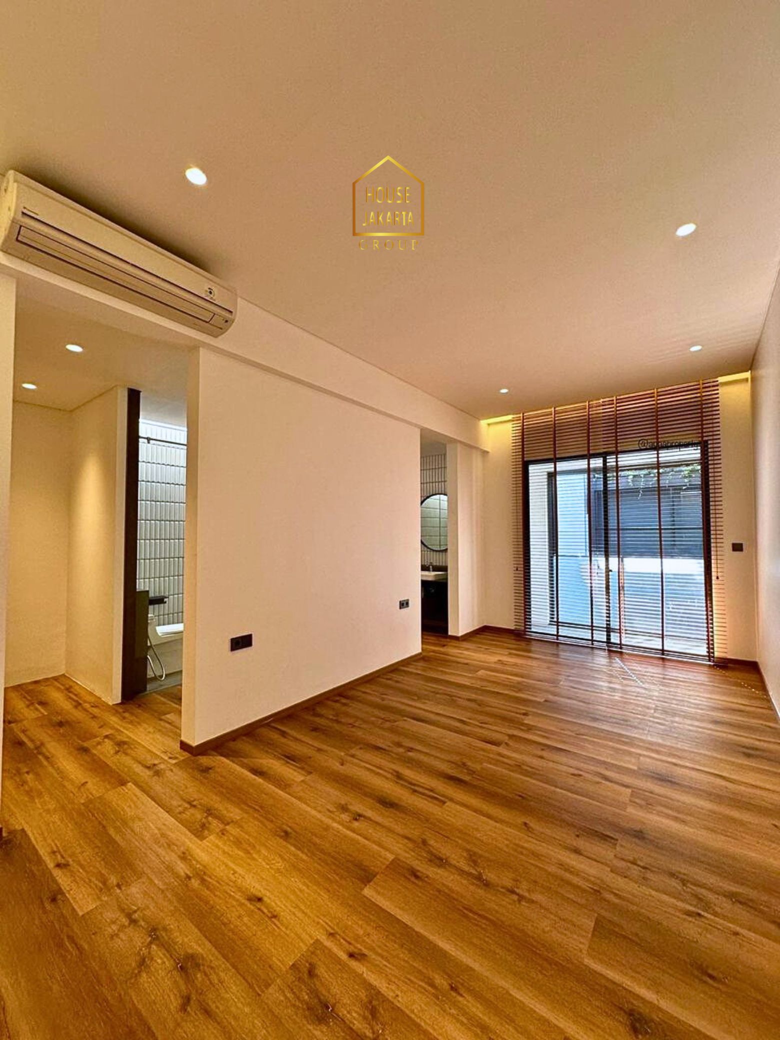 HS2033  FOR SALE: BRAWIJAYA - KEBAYORAN BARU: RUMAH MEWAH BRAND  NEW 2 LANTAI, SEMI FURNISHED, DI KAWASAN PREMIUM