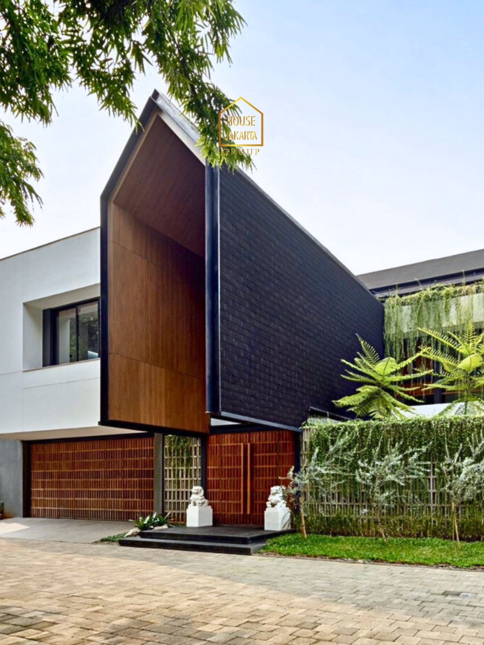 HS2033  FOR SALE: BRAWIJAYA - KEBAYORAN BARU: RUMAH MEWAH BRAND  NEW 2 LANTAI, SEMI FURNISHED, DI KAWASAN PREMIUM