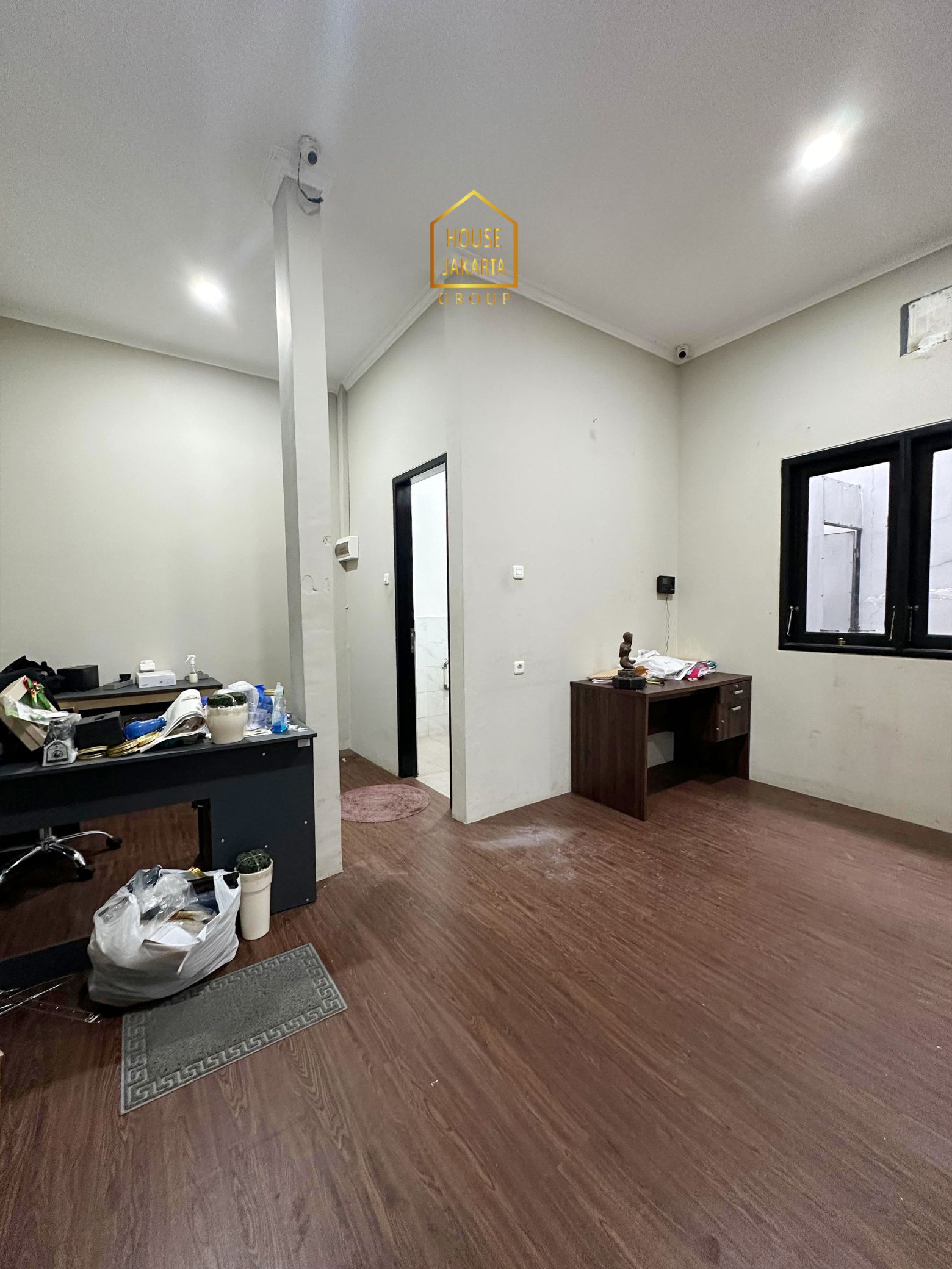 CS2034  FOR SALE : CIPETE RAYA. Komersial 2 Lantai, Cocok Untuk Resto & Klinik.  Ijin Bangun 4 Lantai