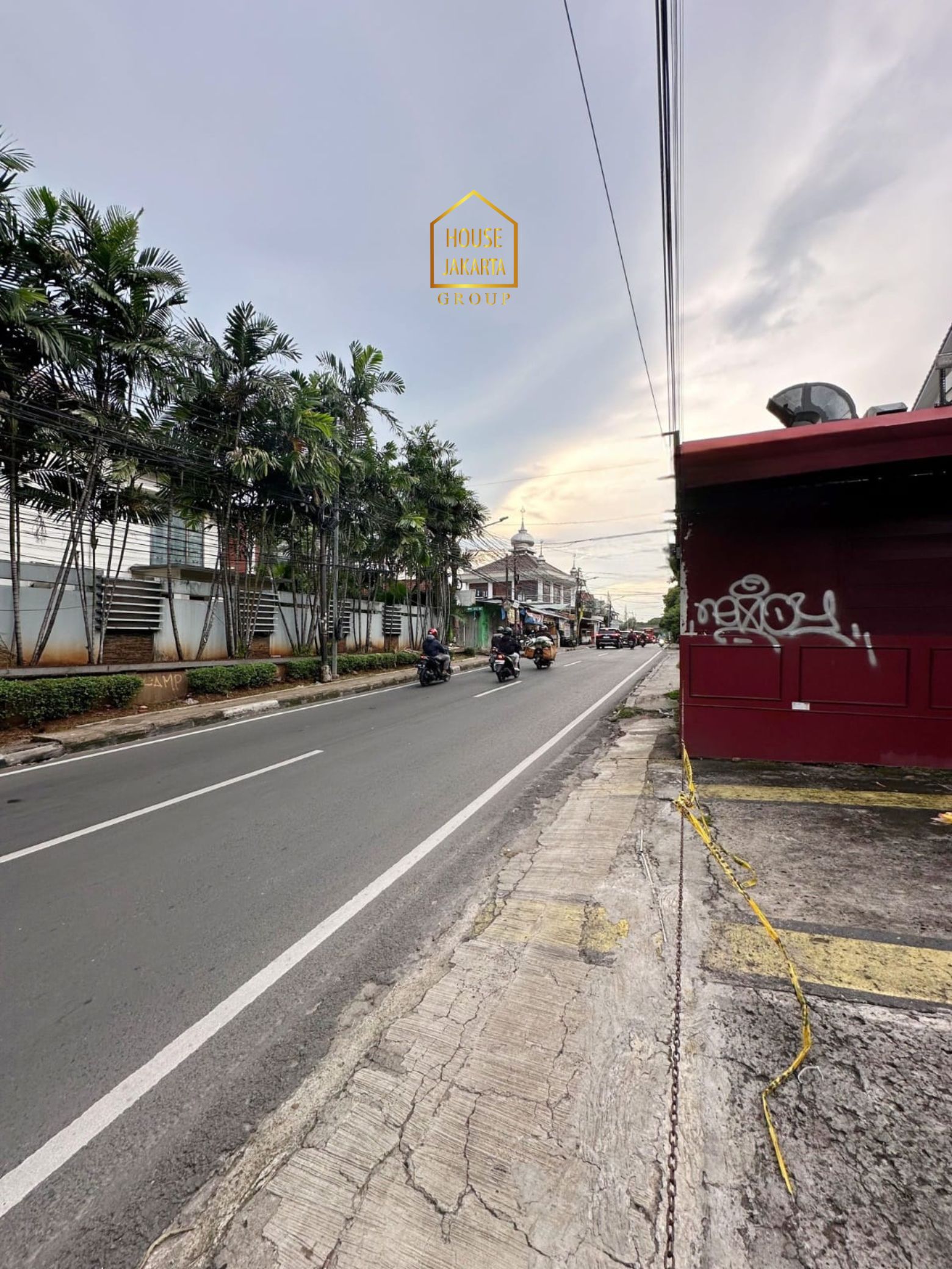 CS2034  FOR SALE : CIPETE RAYA. Komersial 2 Lantai, Cocok Untuk Resto & Klinik.  Ijin Bangun 4 Lantai