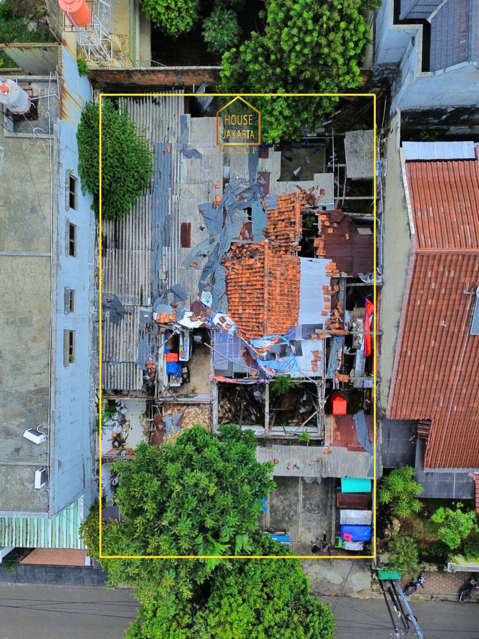 HS2035  FOR SALE: KEBAYORAN BARU. RUMAH TUA HITUNG TANAH, BENTUK  KOTAK, HADAP UTARA