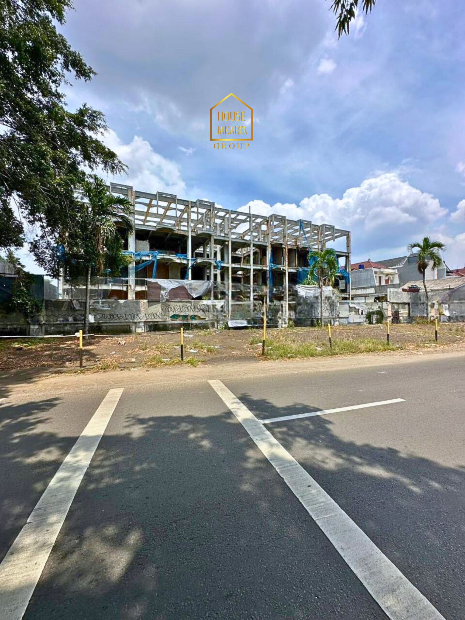 LS2037  FOR SALE: LEBAK BULUS. TANAH KOMERSIAL BONUS KONSTRUKSI  BANGUNAN, TERMURAH HARGA DI BAWAH NJOP 