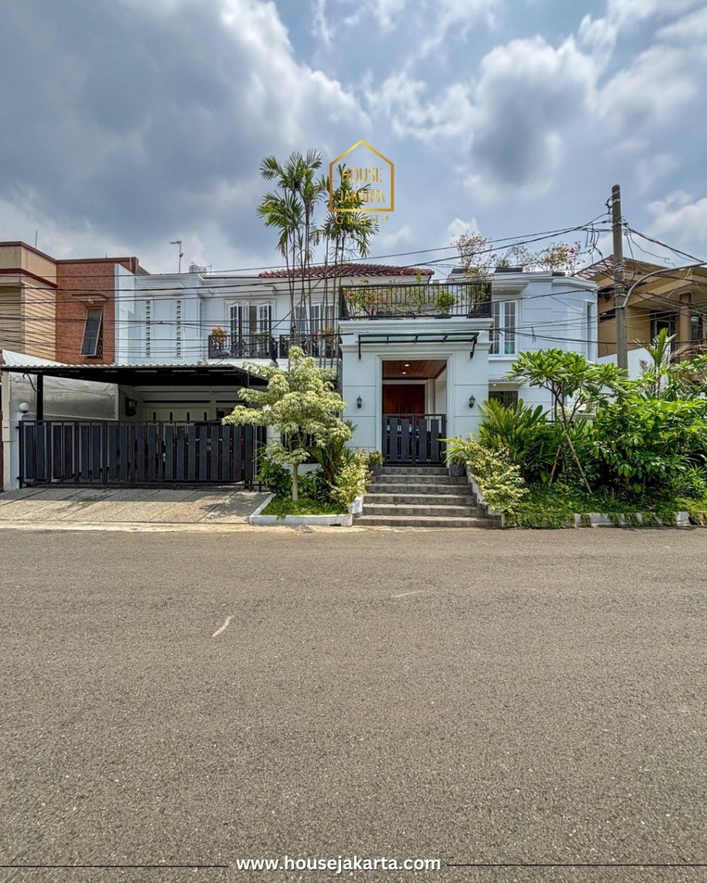 HS2038  FOR SALE: PONDOK INDAH: BRAND NEW 2 LANTAI, DESIGN MODERN  CLASSIC, PRIVATE POOL DAN  HALAMAN BELAKANG. SEMI  FURNISHED