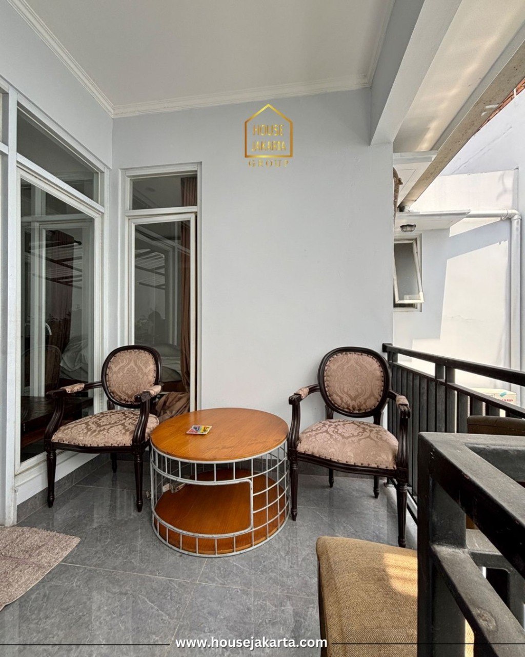 HS2038  FOR SALE: PONDOK INDAH: BRAND NEW 2 LANTAI, DESIGN MODERN  CLASSIC, PRIVATE POOL DAN  HALAMAN BELAKANG. SEMI  FURNISHED