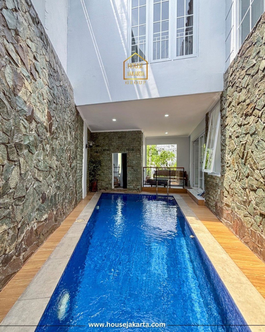 HS2038  FOR SALE: PONDOK INDAH: BRAND NEW 2 LANTAI, DESIGN MODERN  CLASSIC, PRIVATE POOL DAN  HALAMAN BELAKANG. SEMI  FURNISHED