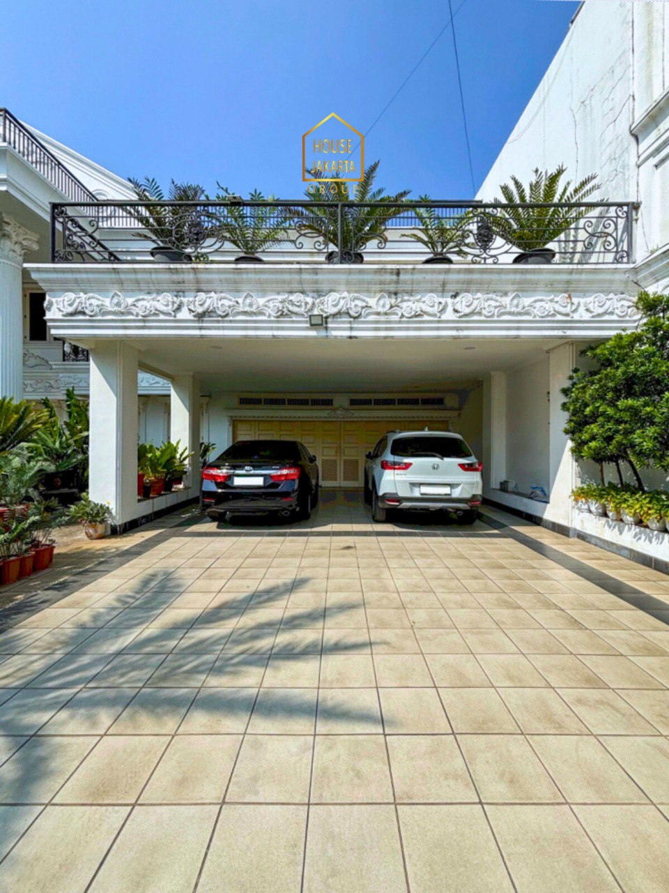 HS2060  FOR SALE: PERMATA HIJAU II - JAKARTA SELATAN. RUMAH MEWAH 2  LANTAI, POOL DAN TAMAN LUAS, PARKIR 10 MOBIL, DALAM  KOMPLEK.