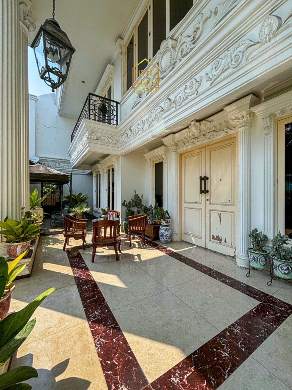 HS2060  FOR SALE: PERMATA HIJAU II - JAKARTA SELATAN. RUMAH MEWAH 2  LANTAI, POOL DAN TAMAN LUAS, PARKIR 10 MOBIL, DALAM  KOMPLEK.