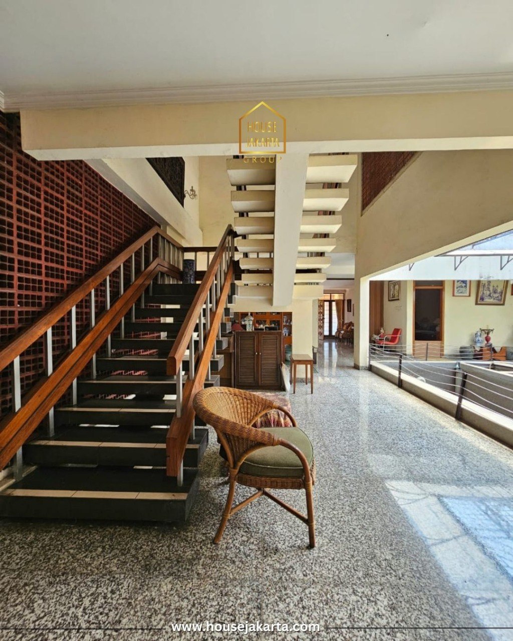 HS2072  FOR SALE: GAHARU - CIPETE. RUMAH 1,5 LANTAI, PRIME AREA,  DEKAT MRT