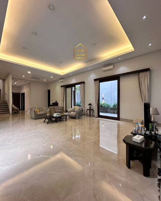 HS2092  FOR SALE : PONDOK INDAH. LUXURIOUS TROPICAL HOUSE 2.5 LANTAI. AREA EXCLUSIVE, JALAN LEBAR