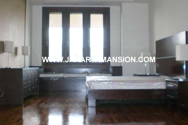 HR228 House at Senopati for rent
